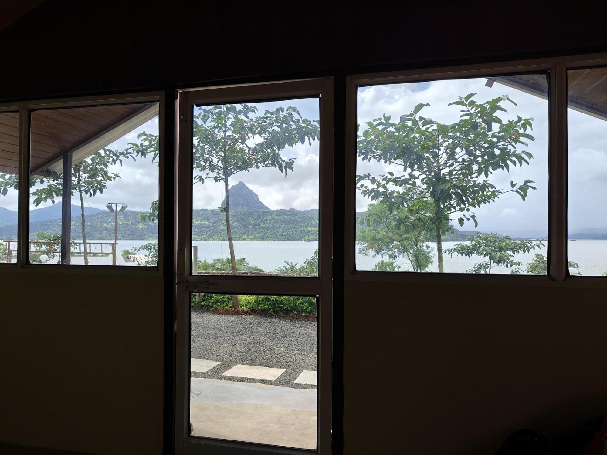 Shelby Pawana Lake Cottages & Camping Tents Lonavala Esterno foto