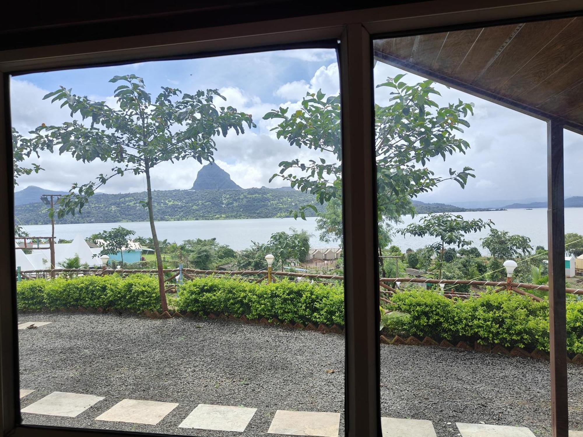 Shelby Pawana Lake Cottages & Camping Tents Lonavala Esterno foto