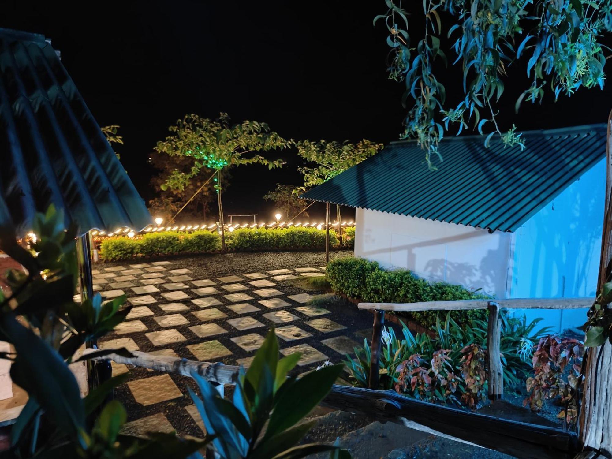 Shelby Pawana Lake Cottages & Camping Tents Lonavala Esterno foto